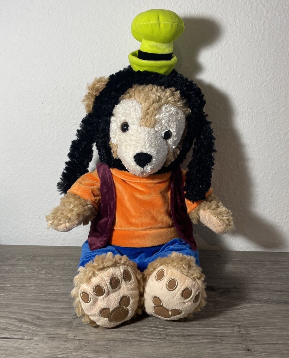 Walt Disney World Park Exclusive 17” Duffy Bear - Goofy Outfit - Pre-owned